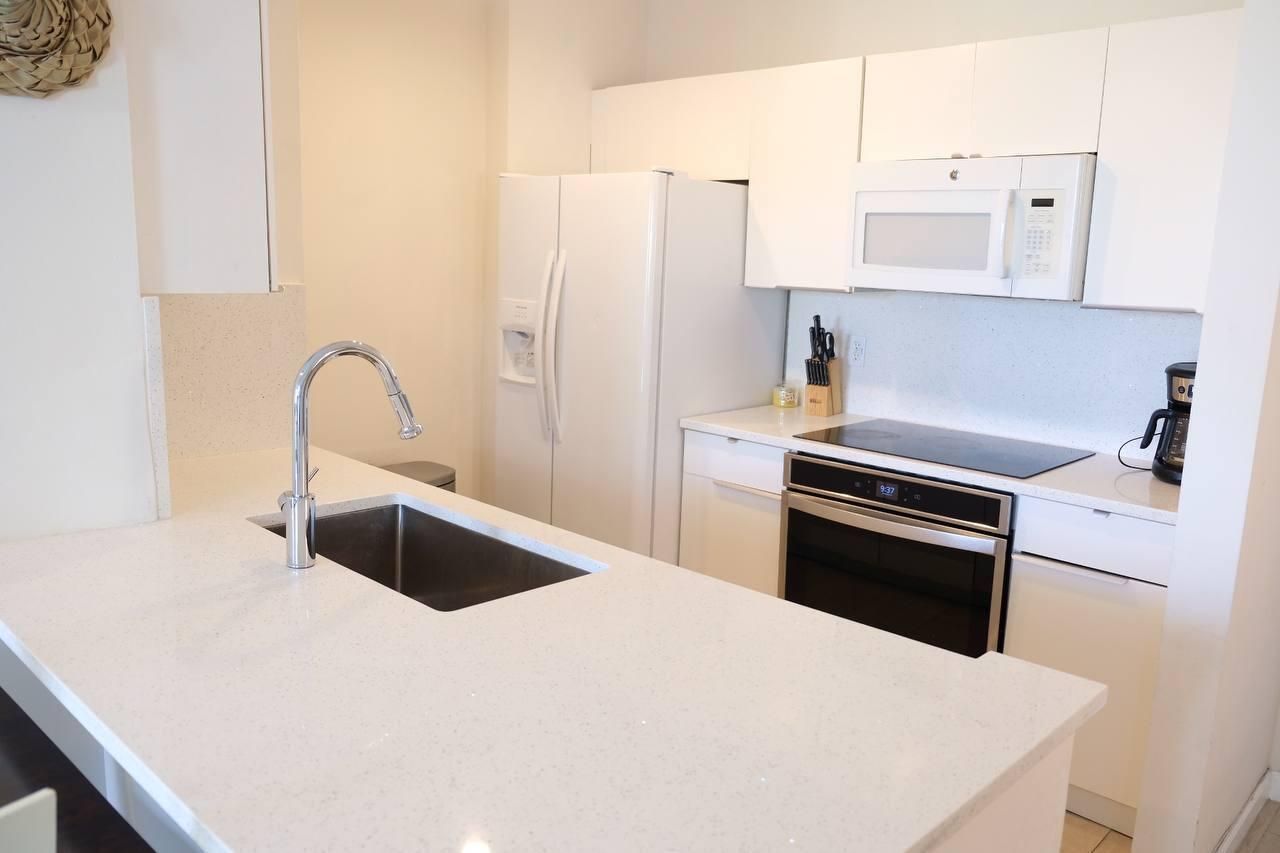 720 S Sapodilla Avenue, Unit 514, West Palm Beach, FL 33401 Photo