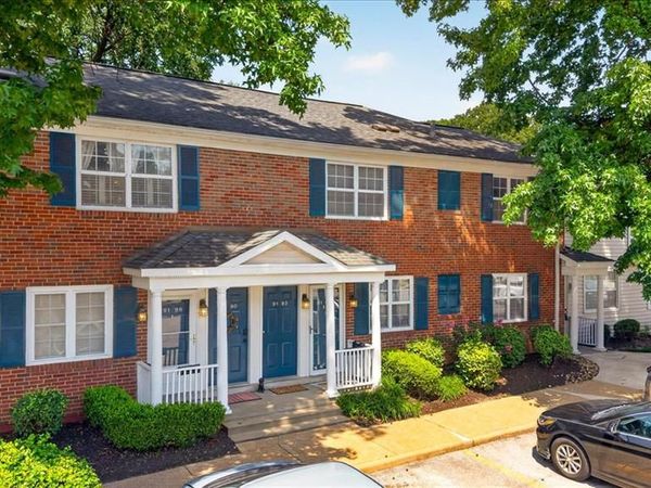 9194 Wrenwood Lane, Brentwood, MO 63144