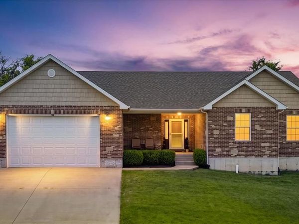 104 Lane Garrett Drive , Marthasville, MO 63357