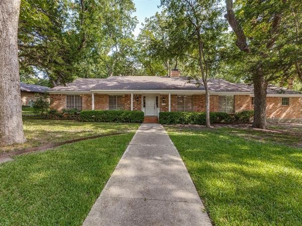 10812 Lochspring Drive , Dallas, TX 75218