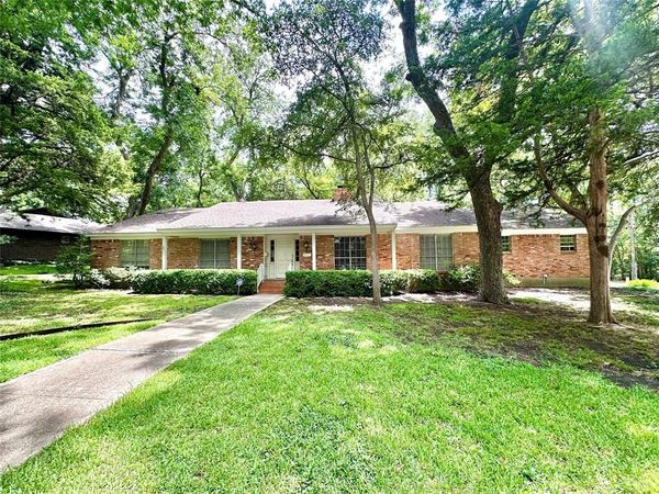10812 Lochspring Drive , Dallas, TX 75218