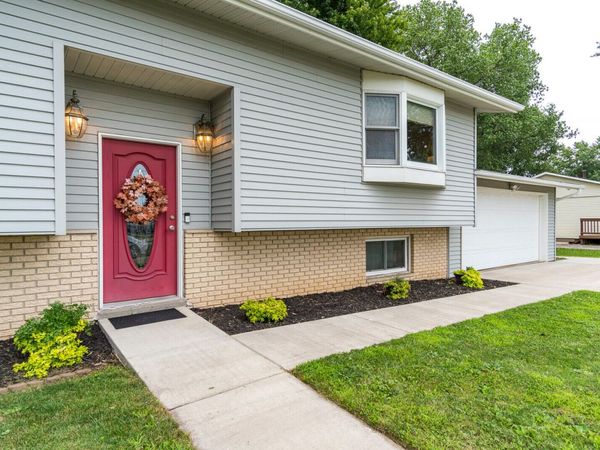 209 West Ave, Holmen, WI 54636