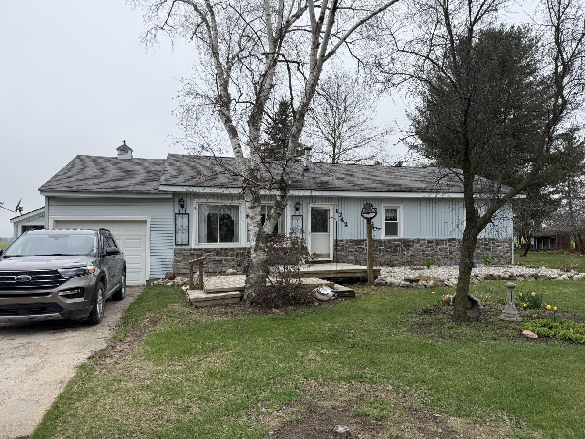 1742 Golden Road Se, Kalkaska, MI 49646 Main Photo
