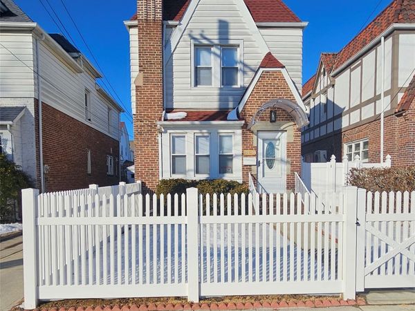 159-09 Laburnum Avenue , Flushing, NY 11358