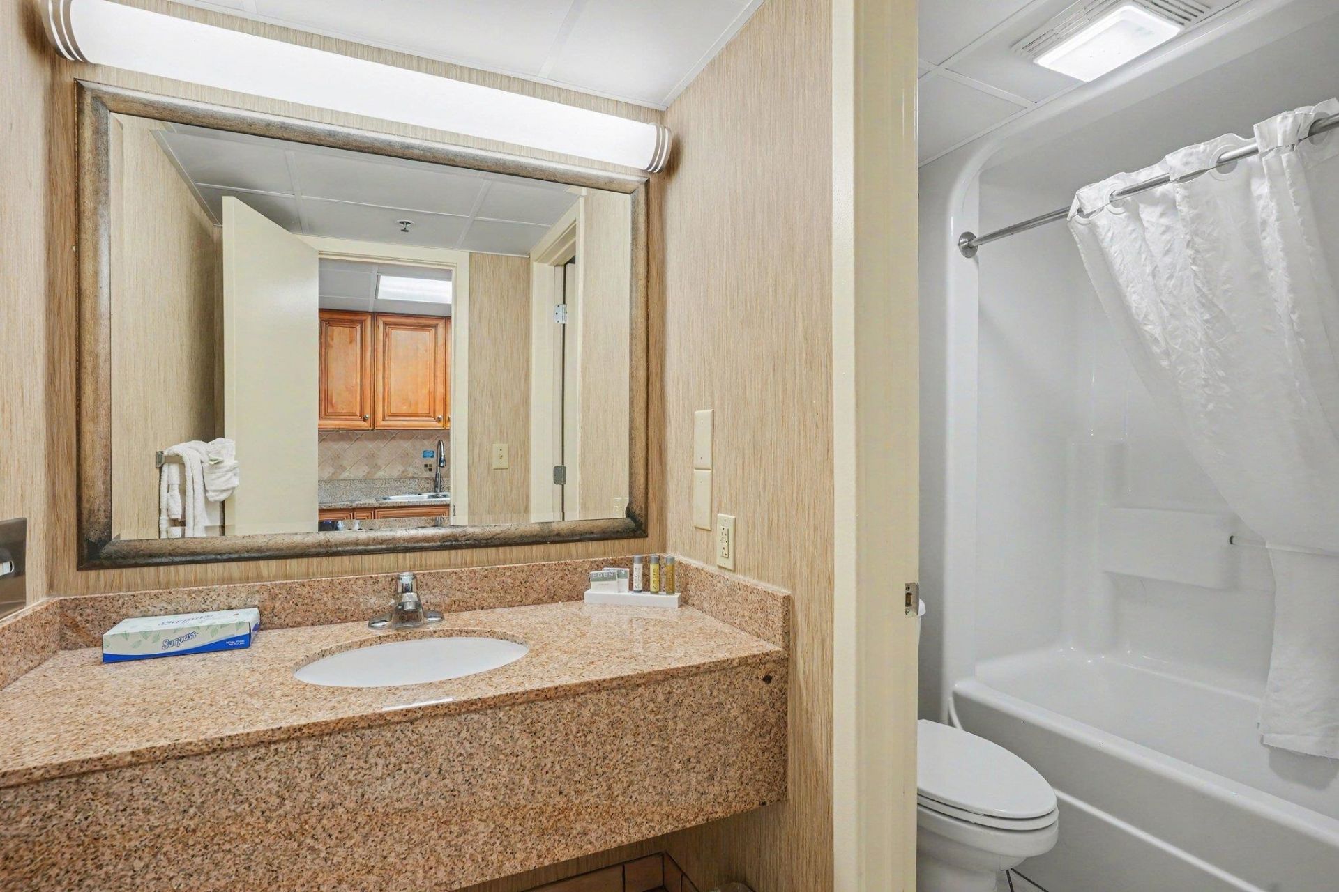 3000 N Ocean Blvd.  Photo 19