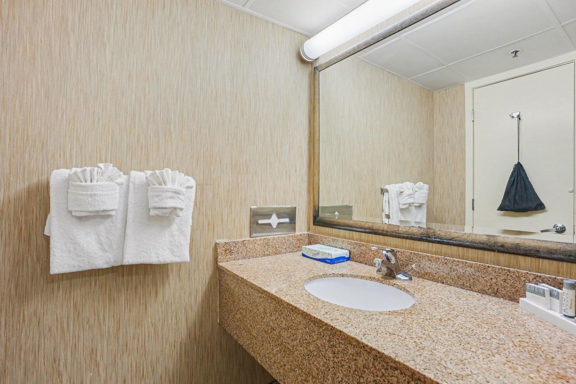 3000 N Ocean Blvd.  Photo 20