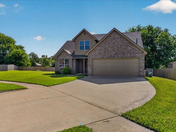 1908 Barnett Court , Bartlesville, OK 74006