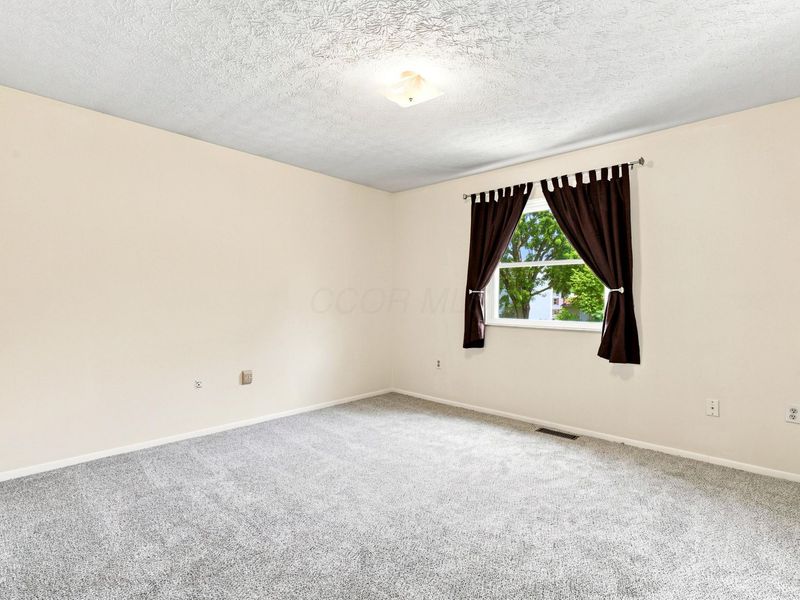 682 Hines Road, Columbus, OH 43230 Photo 14