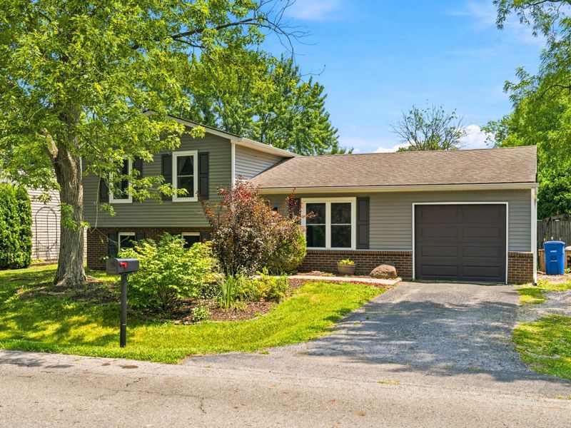 682 Hines Road, Columbus, OH 43230 Photo 2