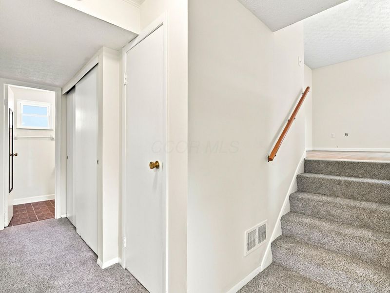 682 Hines Road, Columbus, OH 43230 Photo 23
