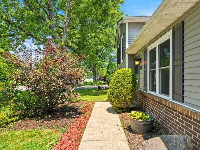 682 Hines Road, Columbus, OH 43230 Photo 4