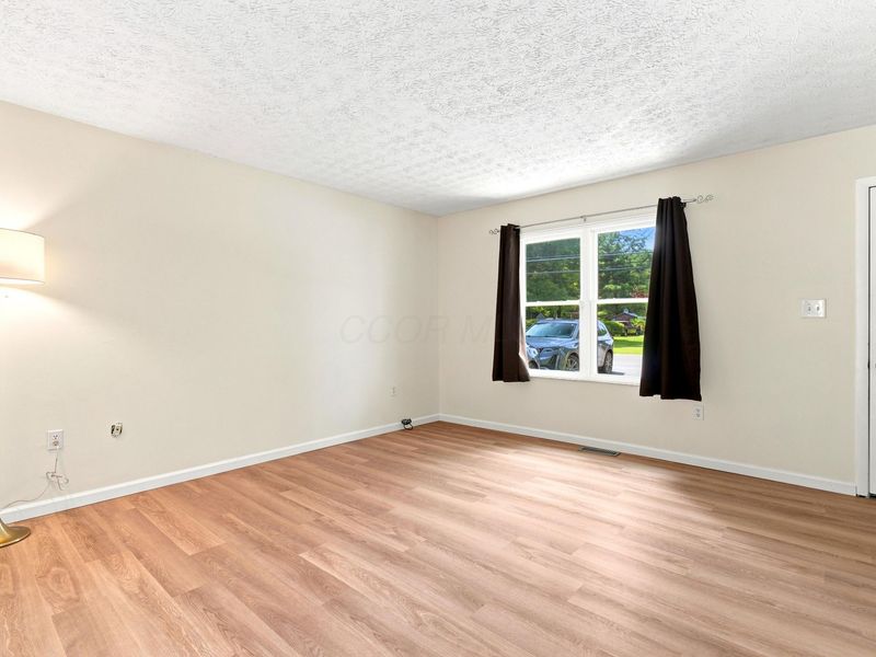682 Hines Road, Columbus, OH 43230 Photo 5