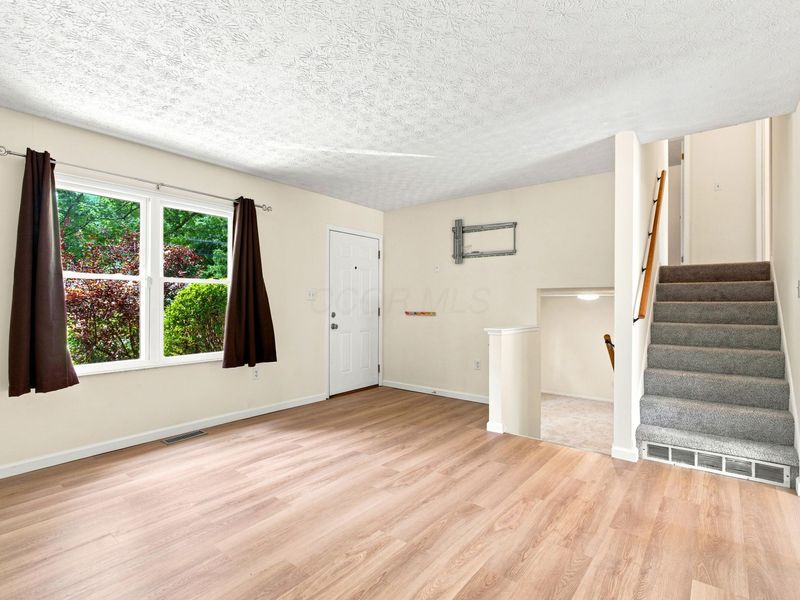 682 Hines Road, Columbus, OH 43230 Photo 7