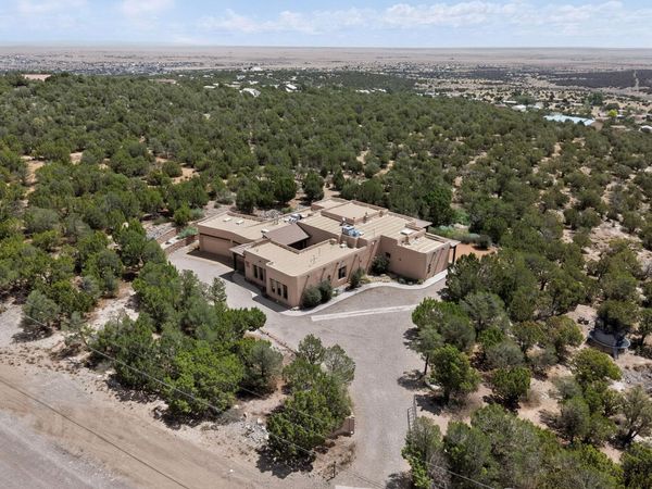 45 Duke Road, Edgewood, NM 87015