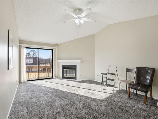 8139 Holmes Road, Unit 202, Kansas City, MO 64131