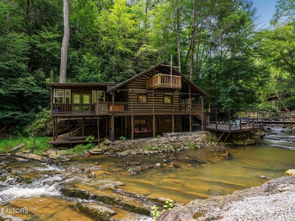 2171 Wears Valley Rd, Sevierville, TN 37862