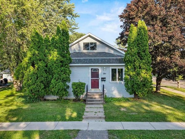 201 N CEDAR AVENUE, Marshfield, WI 54449