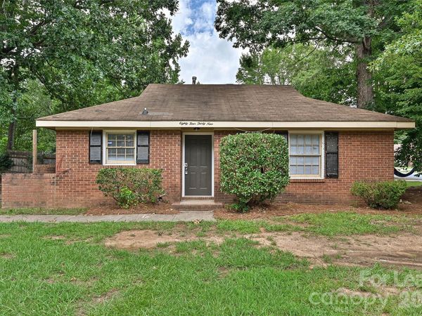 8439 Country Oaks Road , Charlotte, NC 28227