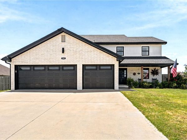 721 Braeburn Court, Bentonville, AR 72712