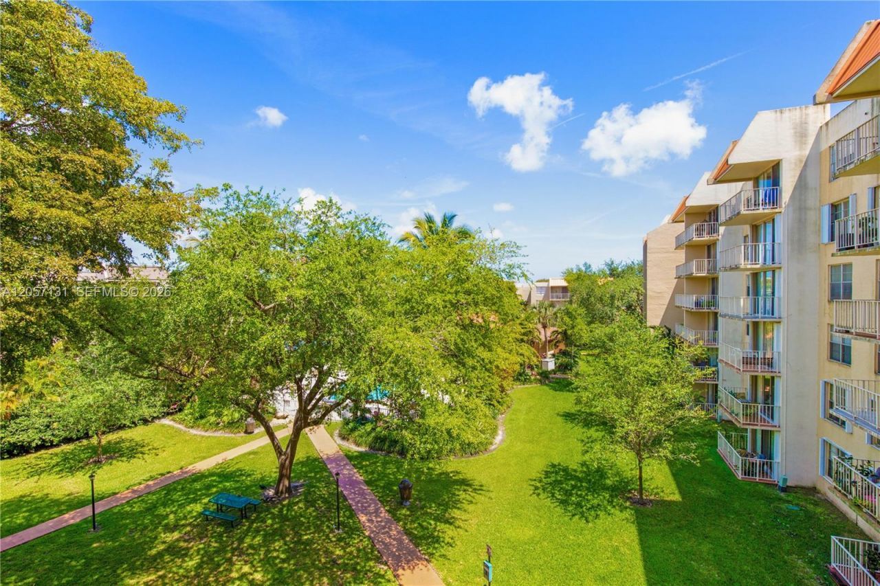 13120 SW 92nd Ave , Unit B-409, Miami, FL 33176 Photo