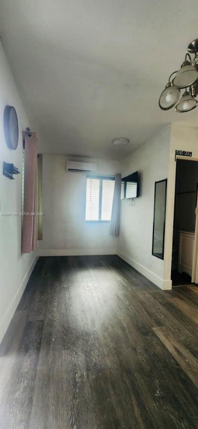 1558 NW 103rd St , Unit Efficiency, Miami, FL 33147 Photo