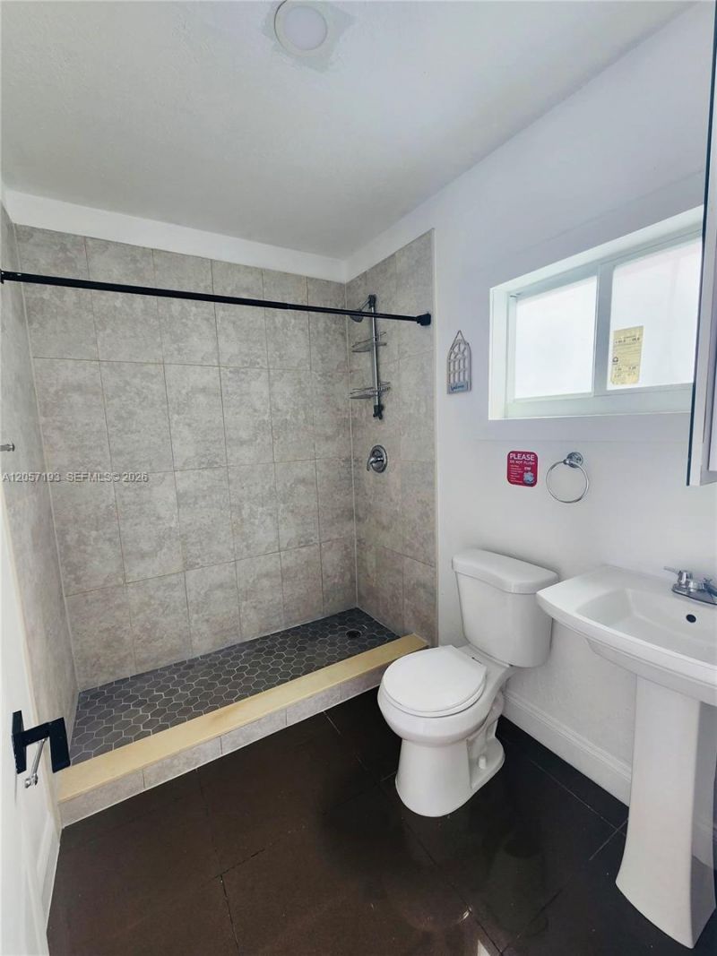 1558 NW 103rd St , Unit Efficiency, Miami, FL 33147 Photo