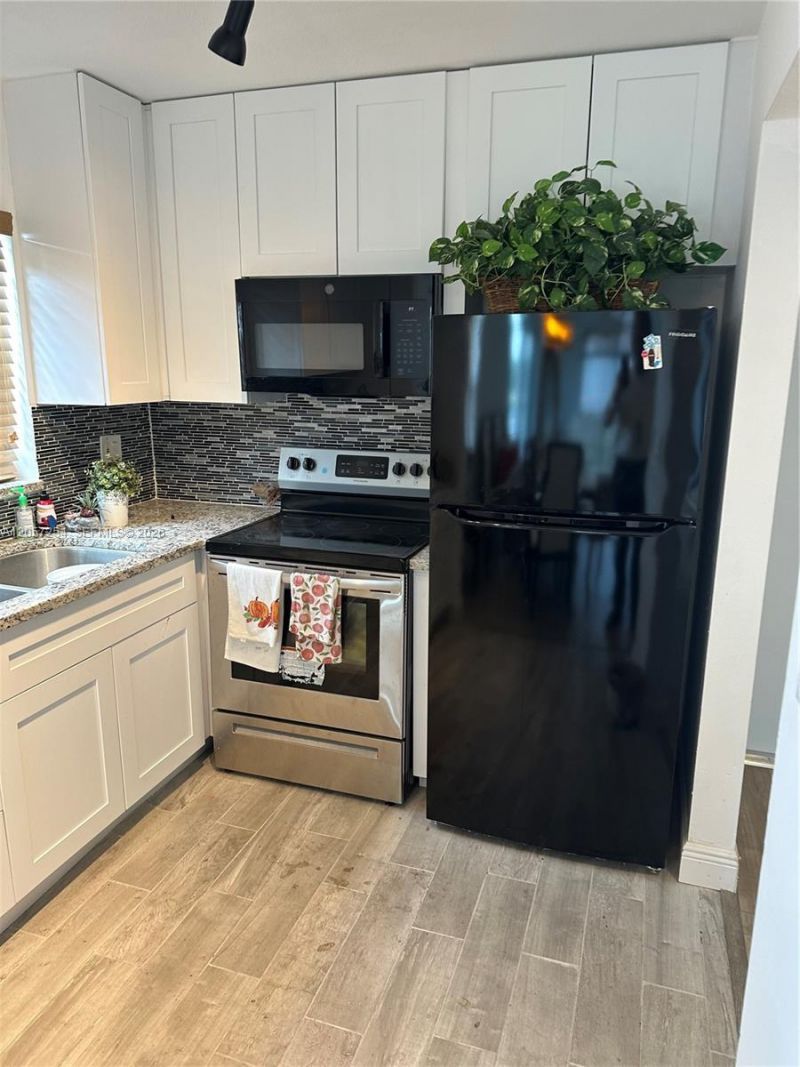 3048 E Sunrise Lakes Dr, Unit 421, Sunrise, FL 33322 Photo