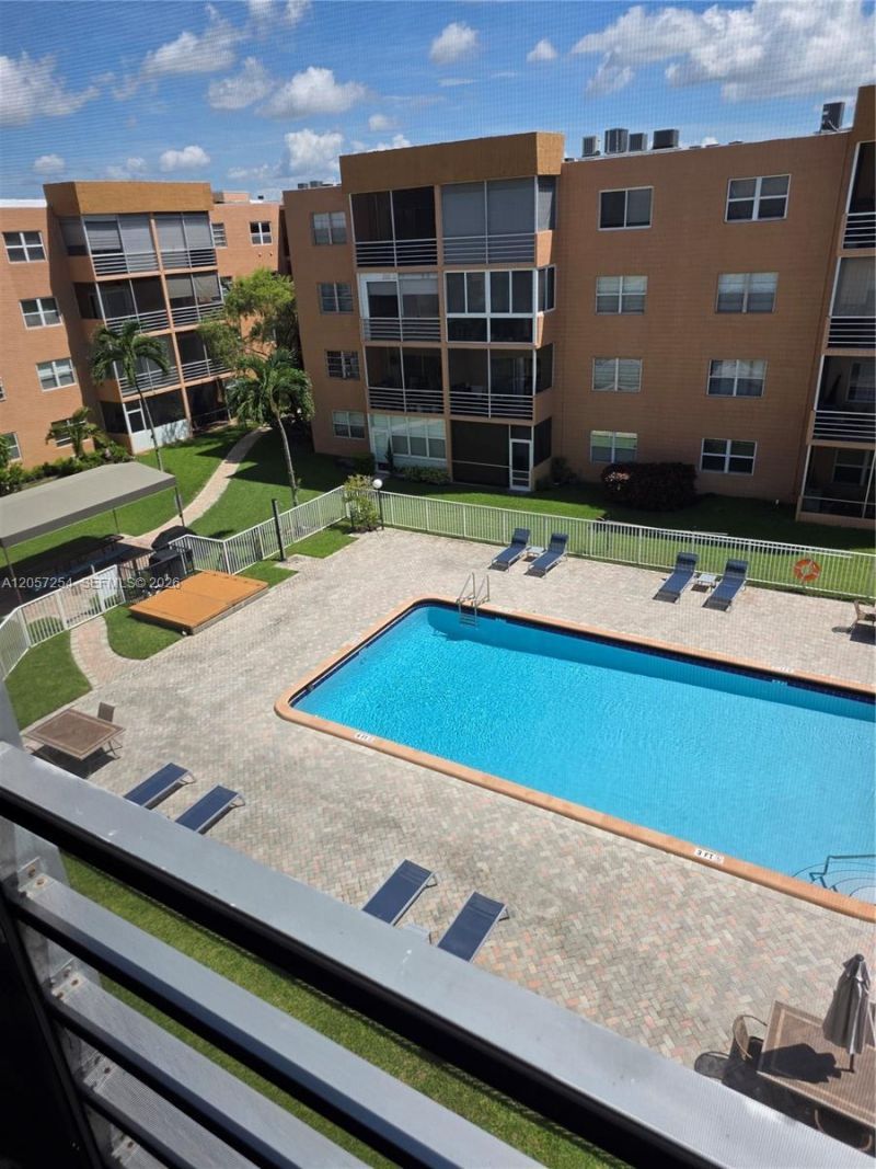 3048 E Sunrise Lakes Dr, Unit 421, Sunrise, FL 33322 Photo