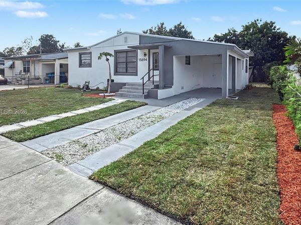 15694 NE 10th Ct , North Miami Beach, FL 33162