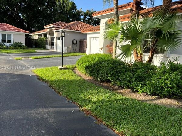 5758 NW 97th Pl , Doral, FL 33178