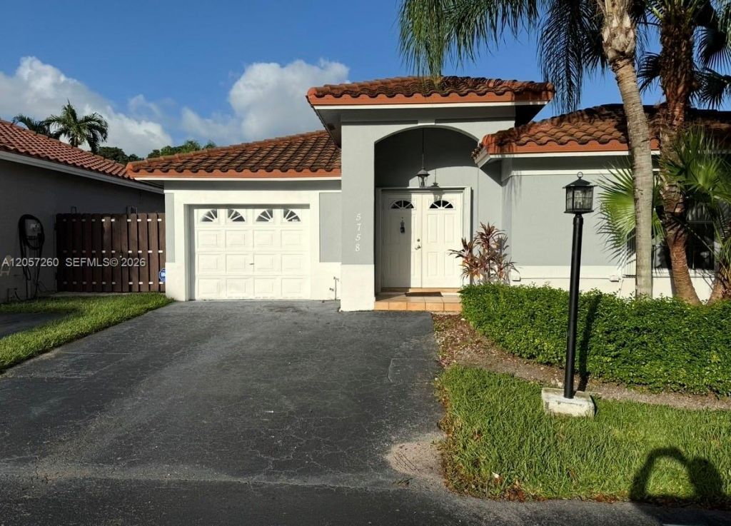 5758 NW 97th Pl , Doral, FL 33178 Photo