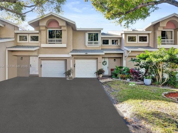 2260 W Discovery Cir W , Deerfield Beach, FL 33442