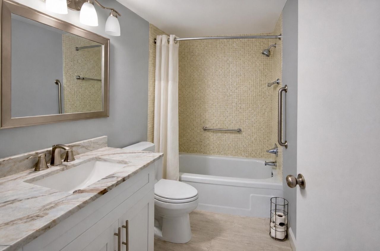 155 Sussex H, West Palm Beach, FL 33417 Photo