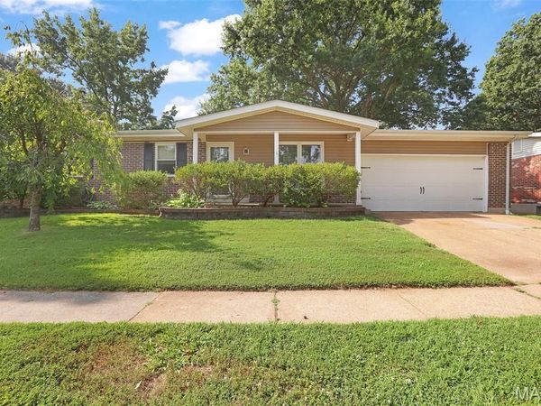 1210 Dorne Drive, Ballwin, MO 63021