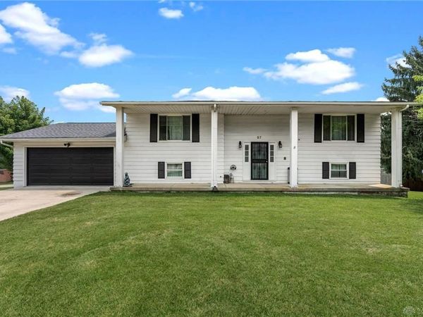 57 Fairfield Pike, Enon Vlg, OH 45323