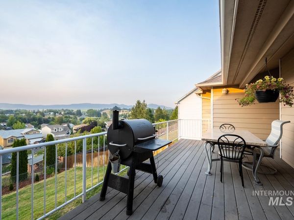 364 Pintail Ln, Moscow, ID 83843