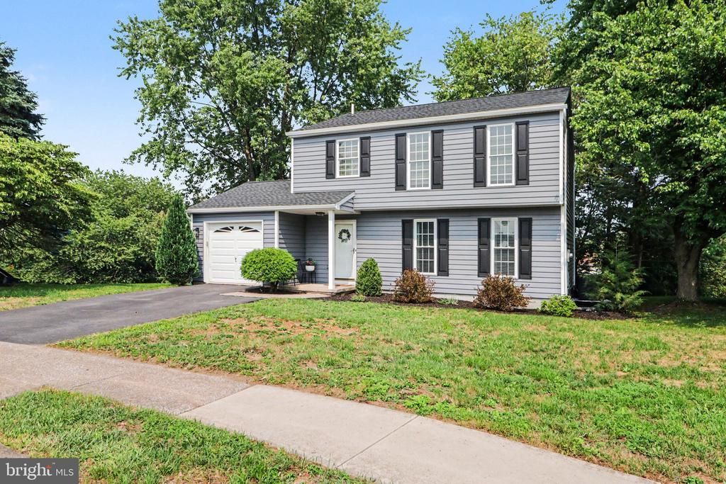 122 Huntley Drive, Harrisburg, PA 17112 Main Photo
