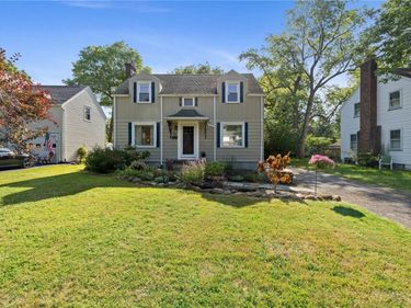 94 Meadow Drive, Rochester, NY 14618
