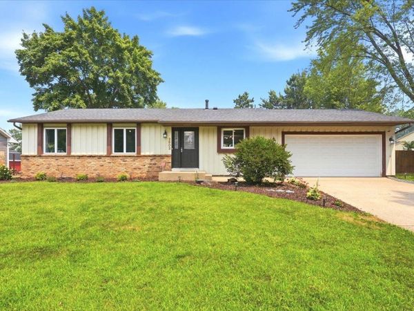 2602 Hawthorne Lane, Stillwater, MN 55082