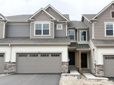 219 Huntington Drive, Waconia, MN 55387