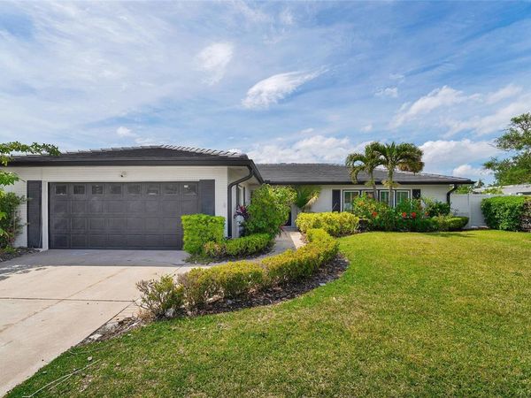 3944 DORAL DRIVE , TAMPA, FL 33634