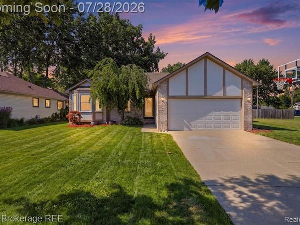 25739 Jeffery Court, Chesterfield Twp, MI 48051