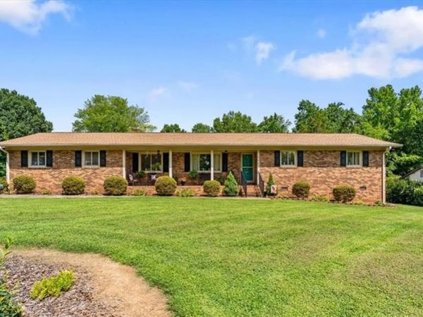 4662 Pineview Drive, Trinity, NC 27370