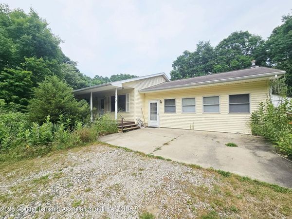 1617 S Ionia Road, Vermontville, MI 49096