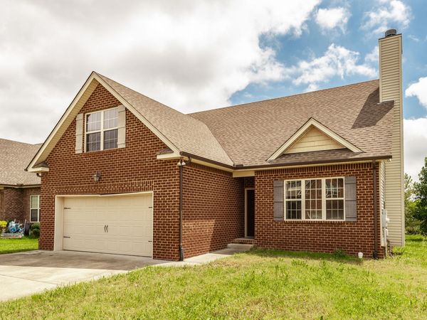 1040 Harper Dean Way , Gallatin, TN 37066