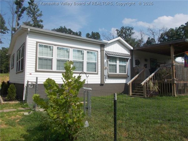 115 Home Again Road, Buffalo, WV 25033