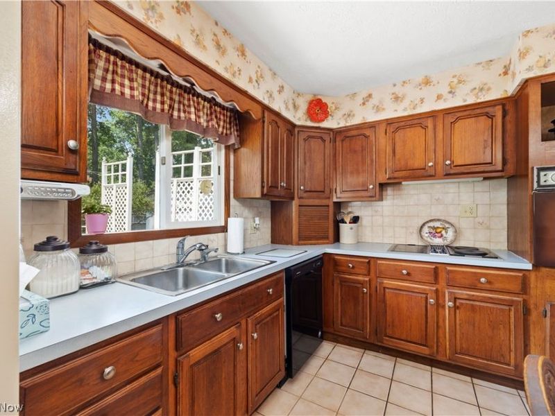 1502 Sanford Street, Vermilion, OH 44089 Photo 12