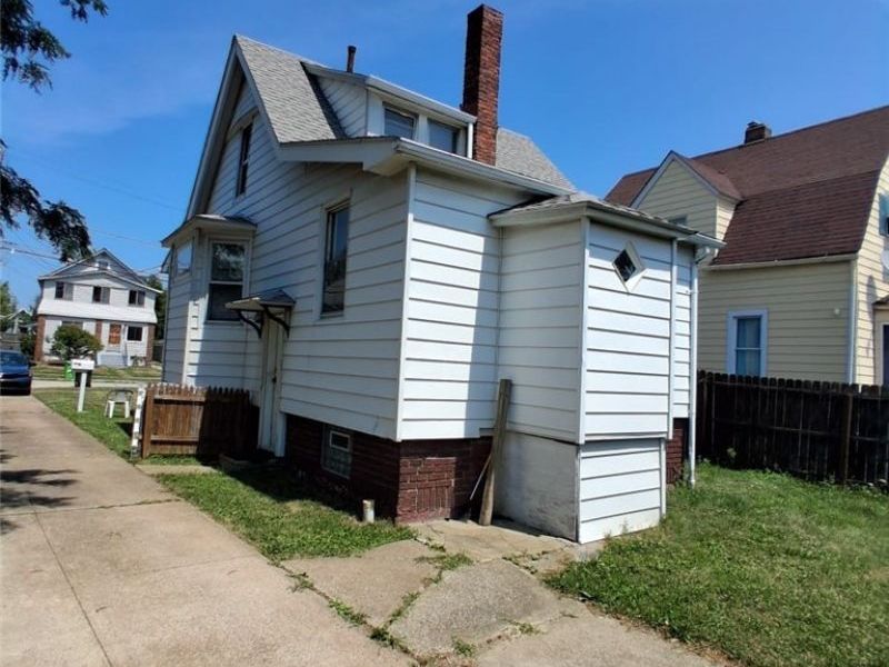 18658 Abby Avenue, Euclid, OH 44119 Photo 5