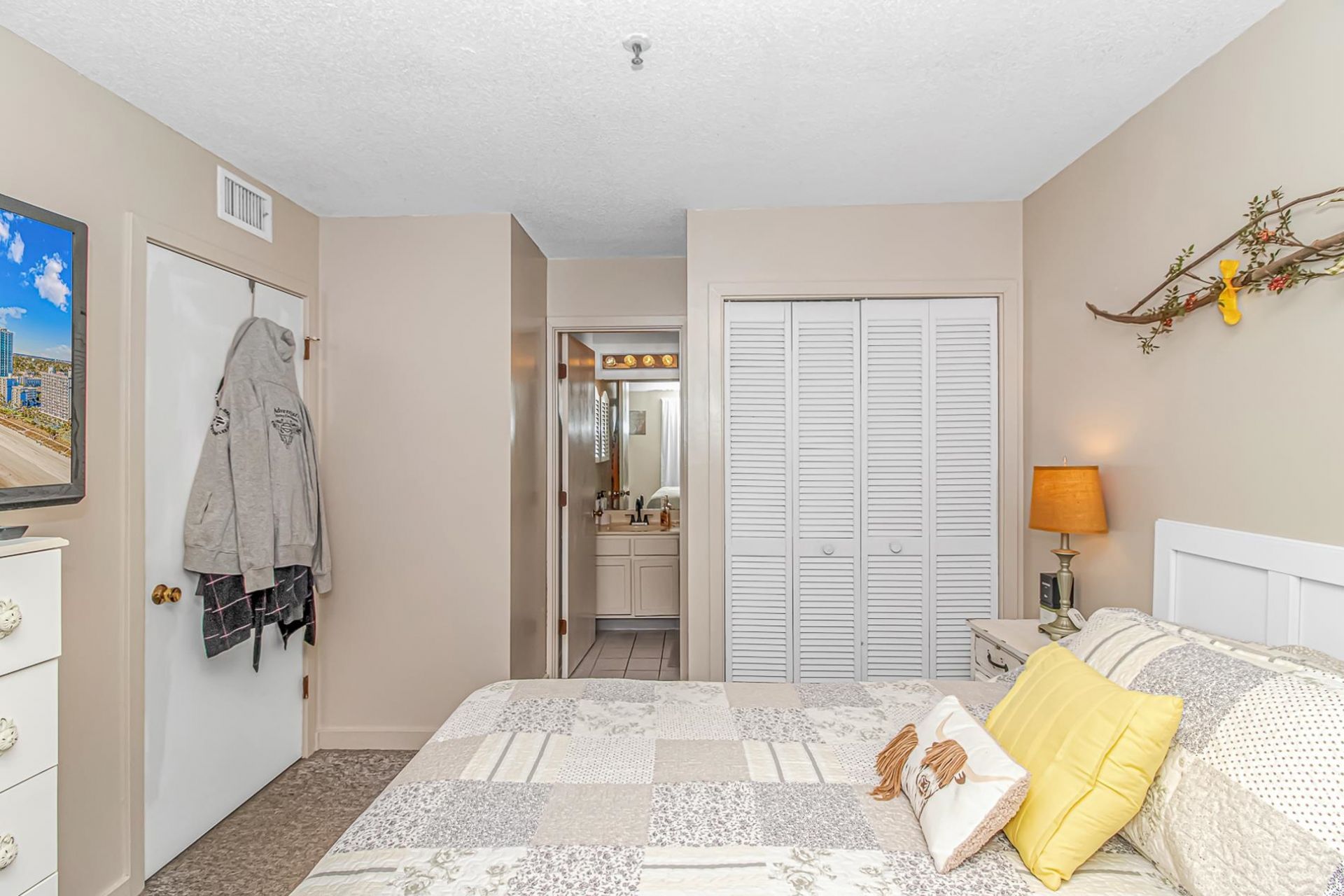 5905 S Kings Hwy.  Photo 14