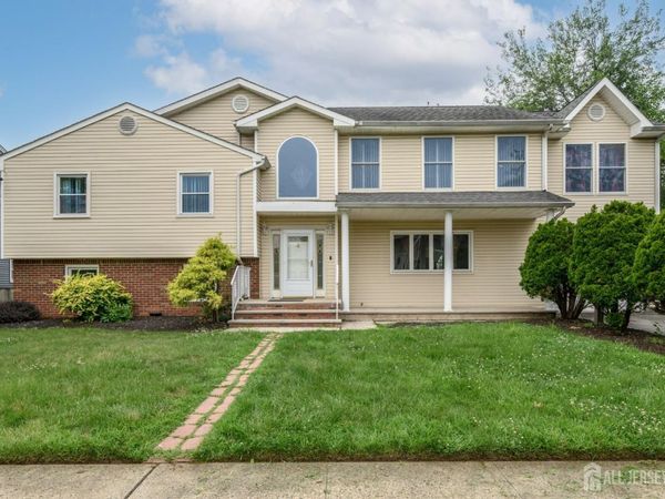 3 Charles Court , Edison, NJ 08820